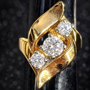 Macy’s vintage 2ct CZ diamond cubic zirconia gold silver cocktail statement ring